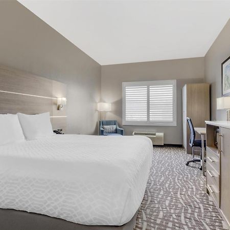 Best Western Plus Lake Elsinore Inn & Suites Exterior foto