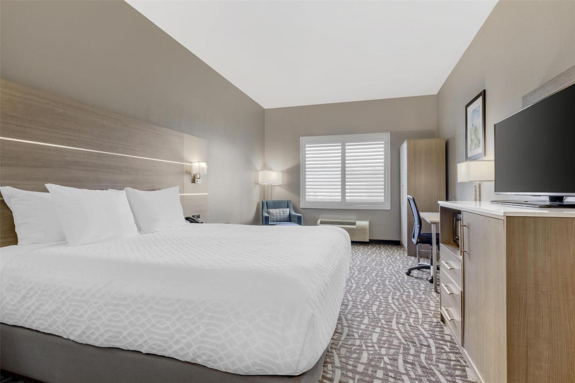 Best Western Plus Lake Elsinore Inn & Suites Exterior foto